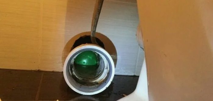 Почему ЖЭК перекрывает канализацию и что с этим делать