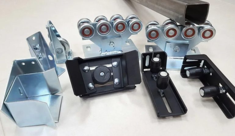 Как выбрать надежную фурнитуру для откатных ворот: советы экспертов