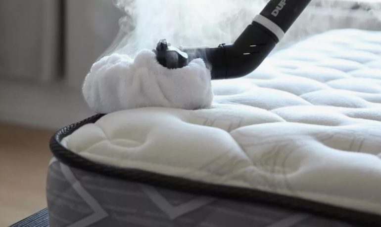 Химчистка наматрасников на дому: пошагово, как проходит выездная обработка