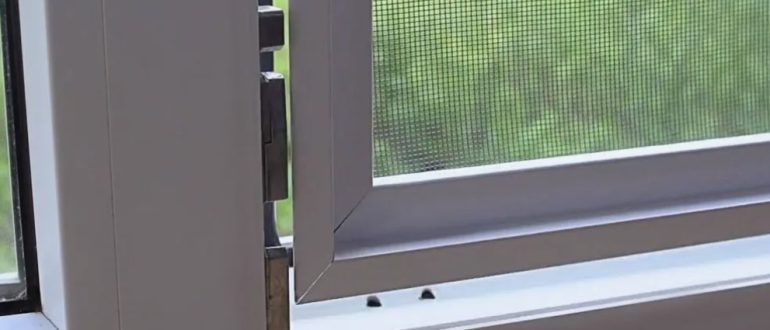 Как выбрать москитную сетку: советы для квартиры, дачи и балкона