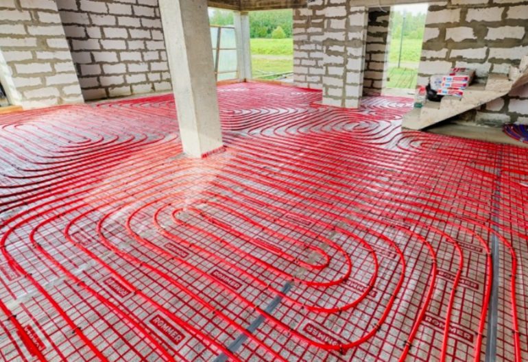 Водяной теплый пол в частном доме: стоит ли игра свеч и когда он действительно окупается