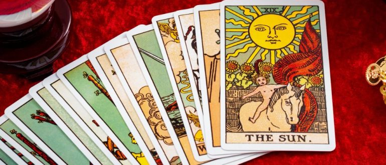 Гадание онлайн: изменяет ли он мне — как работают цифровые расклады