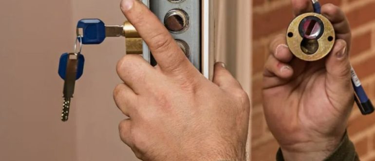 Что делать, если заело замок на входной двери зимой