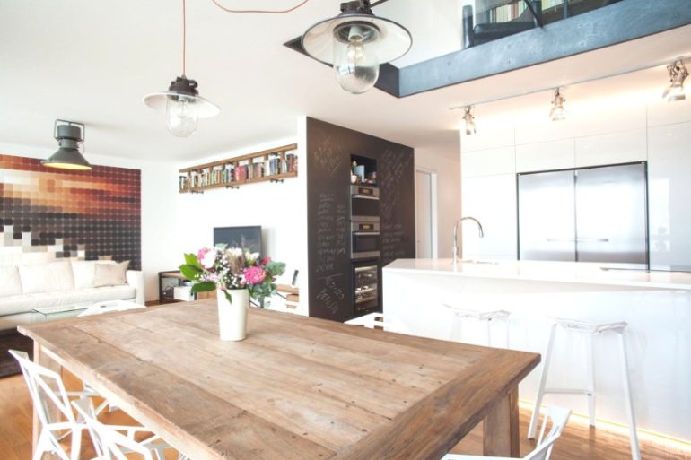 Из склада в комфортный лофт в Грузии: стильная и функциональная реконструкция